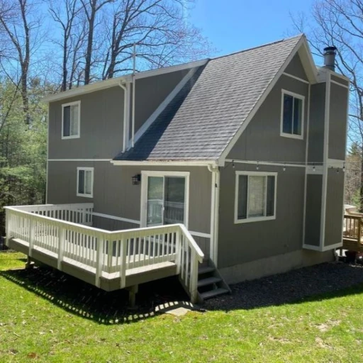 lake-wallenpaupack-house-for-sale Modern home with spacious deck near Lake Wallenpaupack.
